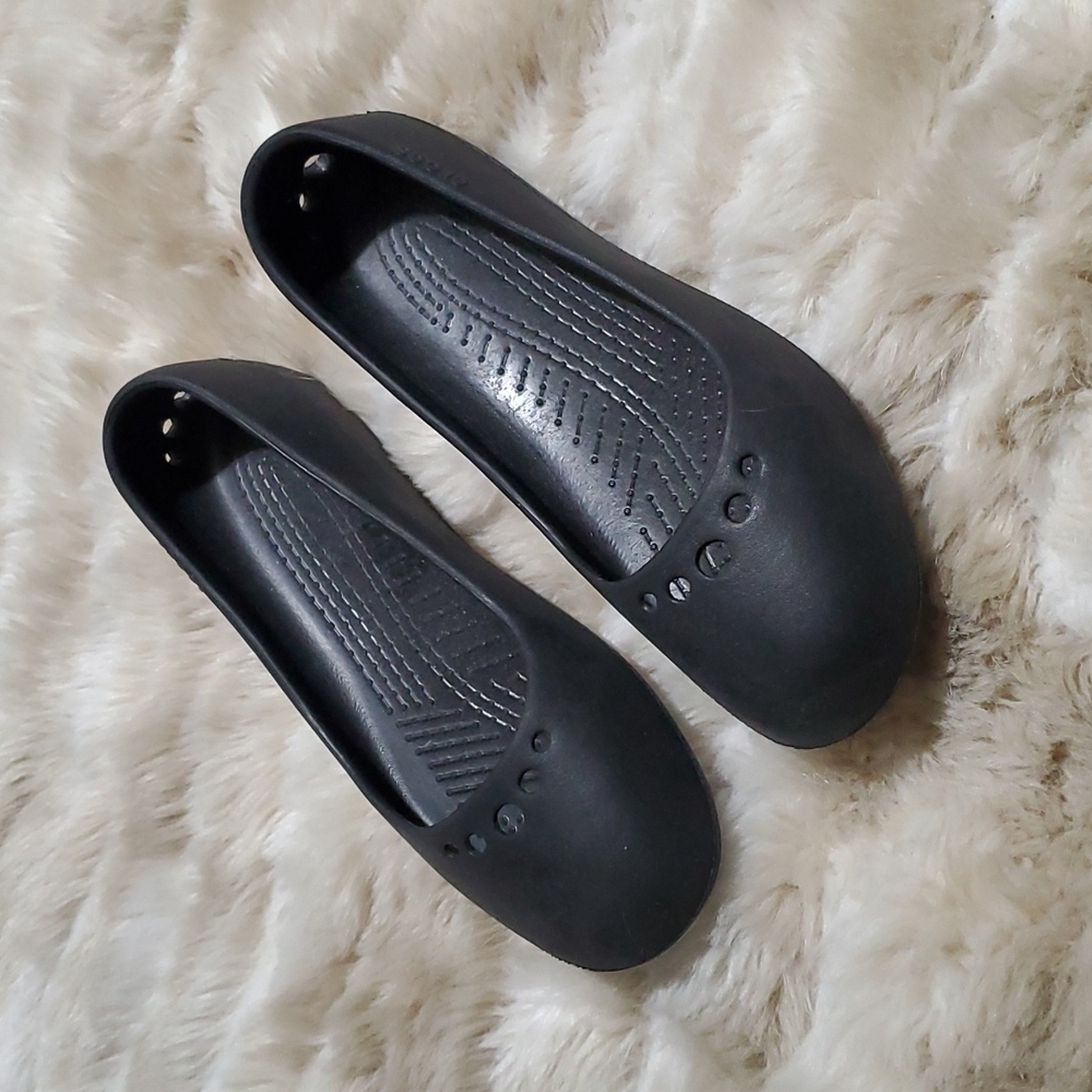 Black platform Crocs